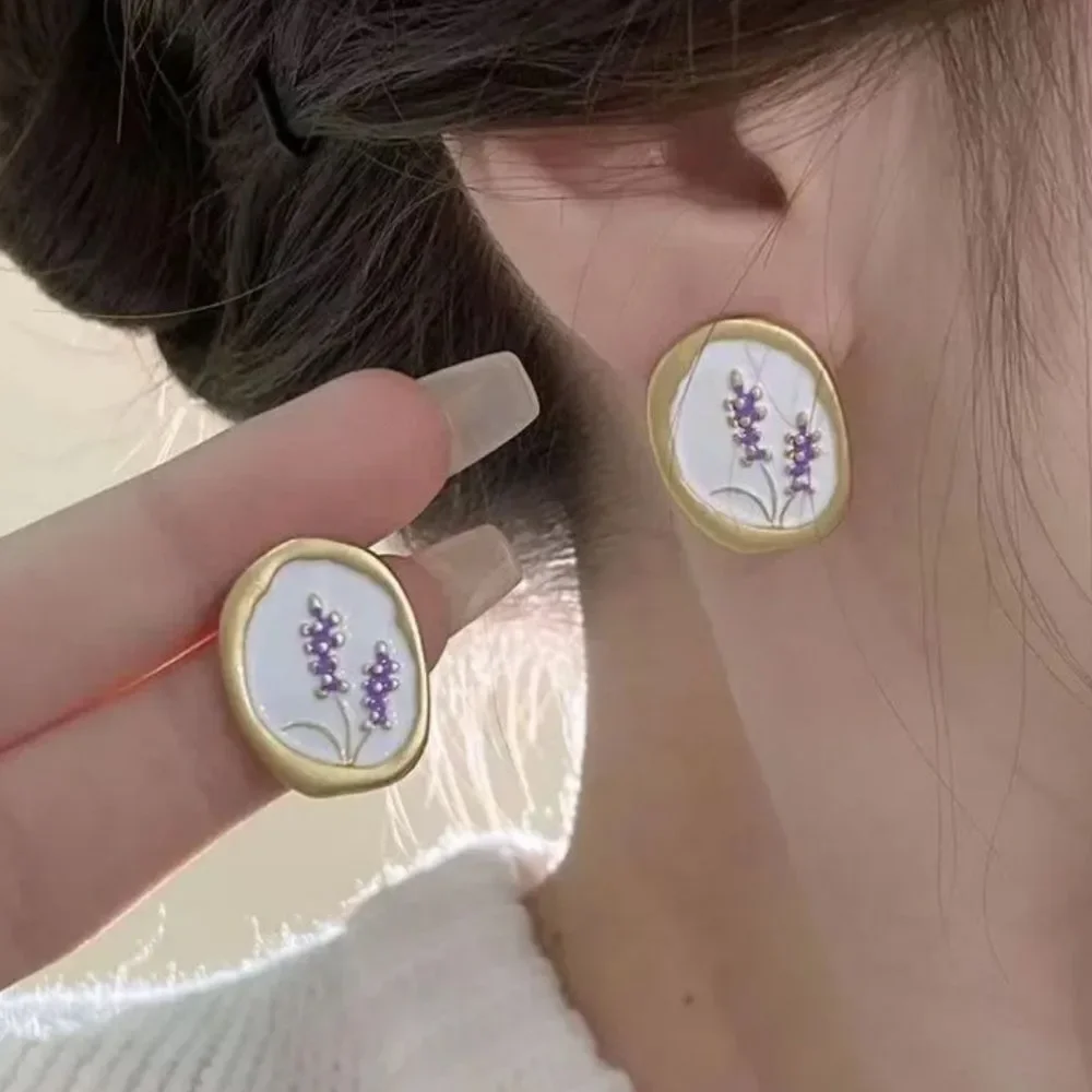 lavender stud  earrings  A222